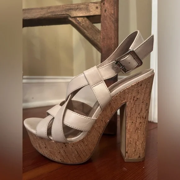 Vince Camuto Size 7.5 M Off White Open Toe Platform Leather Duval - Picture 5 of 11